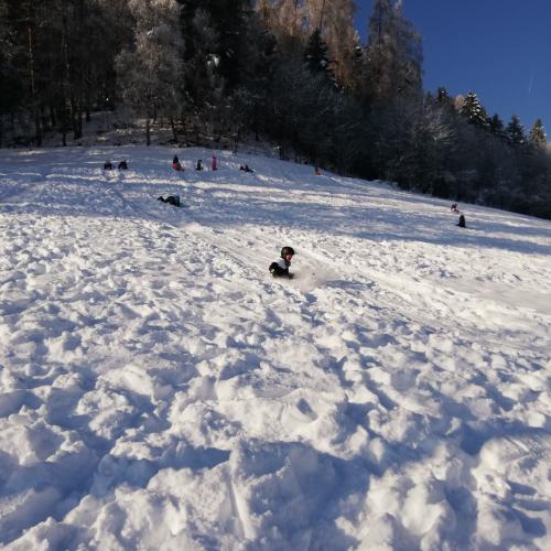 Kinder im Schnee